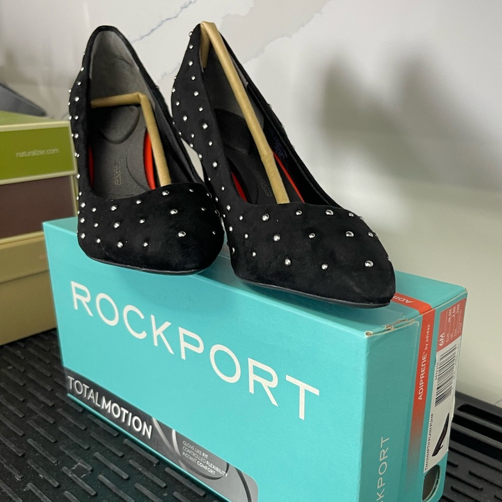 ROCKPORT 75mm Total Motion Women’s Pump Sz 6M Black Kid Suede Stud NIB - Picture 6 of 13